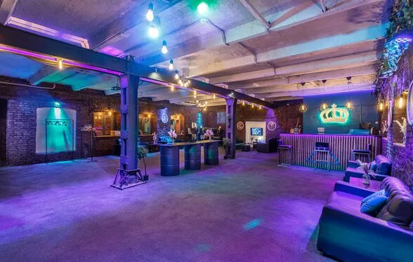 loftblackout. Исторический лофт с верандой, Москва