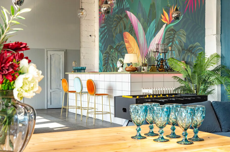 Стилизованный лофт с высокими потолками и верандой на Электрозаводской