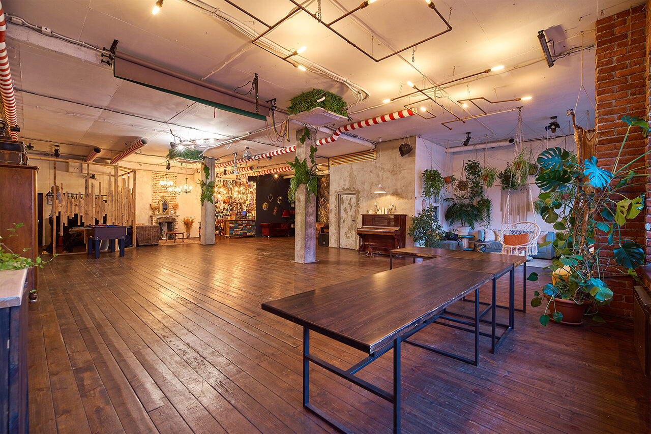 Арендовать Loft studio with veranda